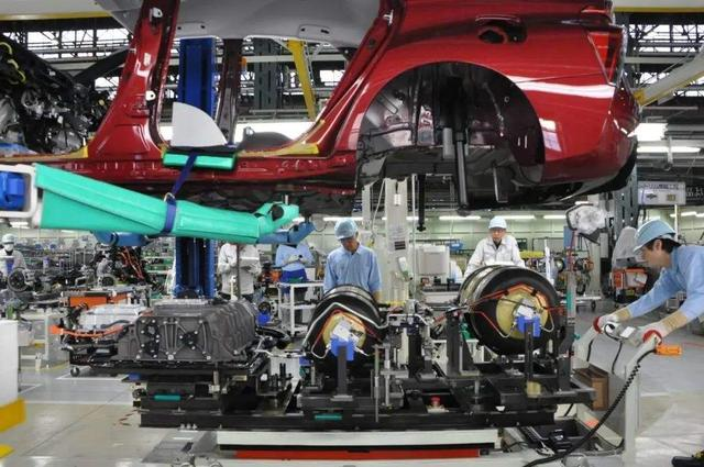 日本是汽车制造大国，为何没有持续走高？反而制造业溃败